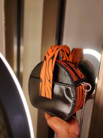 Sac en wax et cuir idéal pour les petites et grandes sorties