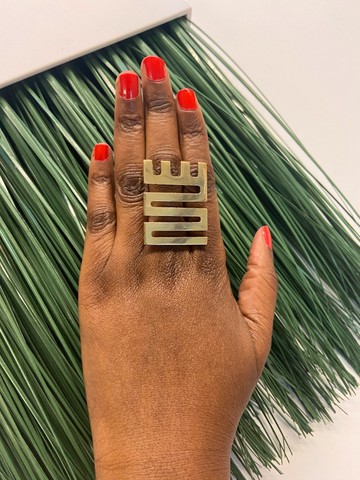 Magnificent “Maputo” bronze ring