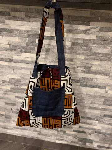 Reversible tote bag