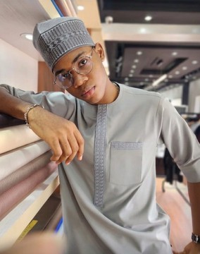 Men's Yoruba Traditional Ensemble| Grey with Woven Fila Cap