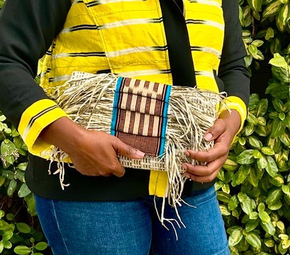 Raffia pouch