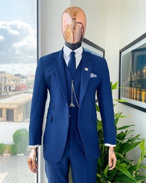 Un costume bleu marine - Jorgecarli super 140's - "Board Room" à revers crantés