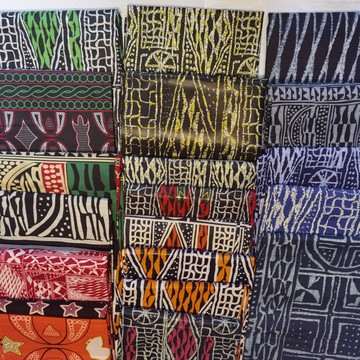 Tissu pagne Ndop rouge Cameroun en coton léger 2 yards