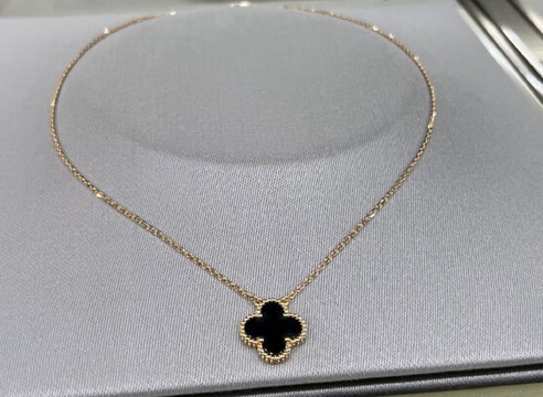 ♣️ Clover necklace with Onyx