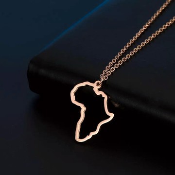 Collier simple mini carte africaine en or rose