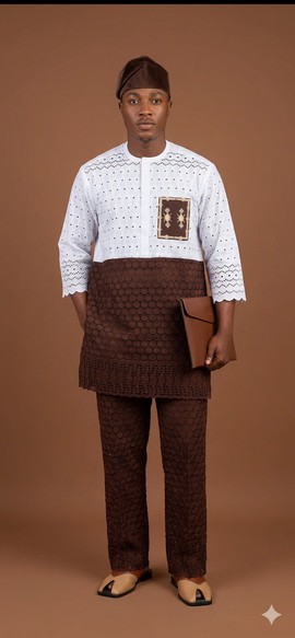 Ensemble kaftan color block en dentelle ajourée marron chocolat et blanc