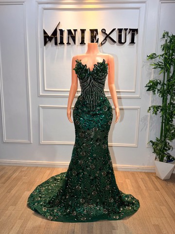 Robe de bal verte, robe de bal de luxe ornée. Longue robe verte.
