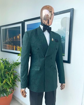 Un costume de smoking à revers châle à fleurs dispersées vert Sacramento