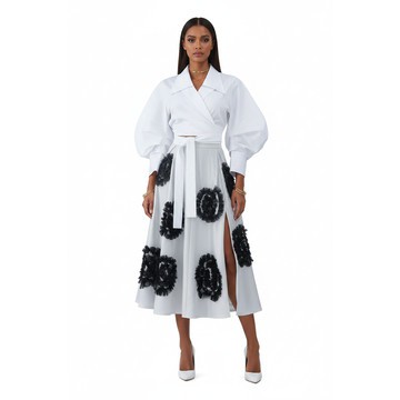 KIFARU Blouse drapée sculptée + Jupe midi HANA ornée de motifs 3D | Blanc