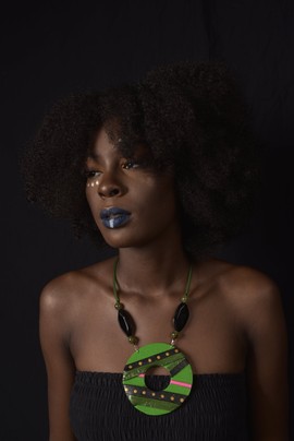 WONDERFUL20-02: necklace + geometric soundtrack with green background