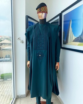 A Sacramento Green agbada, caftan sénateur &amp; sokoto