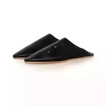Slippers in original black leather handmade for men