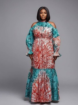 Robe longue éclatante à épaules dénudées et manches évasées