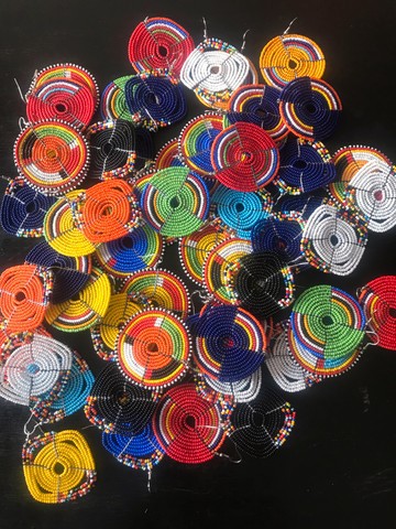 30 pièces de boucles d'oreilles / boucles d'oreilles en perles / boucles d'oreilles avec un coquillage / boucles d'oreilles coquillage / boucles d'oreilles en perles maasai