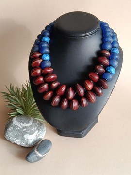 "Mucuna Prurens". Handmade necklace made from natural seeds