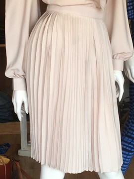 PLEAT SKIRT