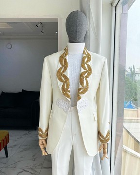 Le costume à revers châle monochrome « Vegas » blanc ivoire