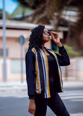 Kanvô bomber jacket black, mustard yellow