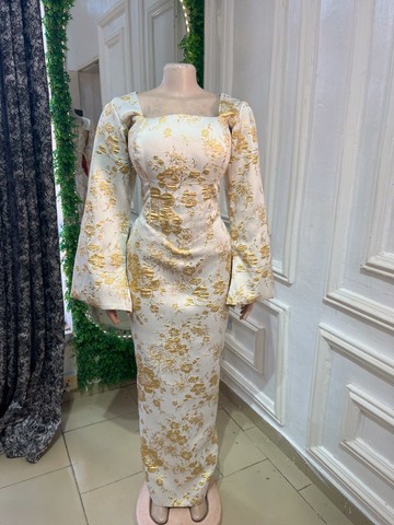 Robe de luxe en brocart, robe longue en brocart, robe de mariée blanche