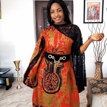 Femme africaine élégante Caftan imprimé africain et dentelle/Mariages/Occasions spéciales/Offres du Black Friday