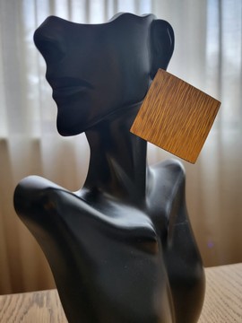HER MAJESTY EARRINGS