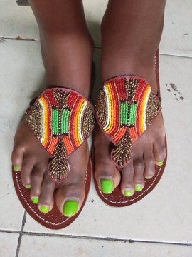 Sandales maasaï femmes africaines / 2021 / newstock / cuir / sandales plates