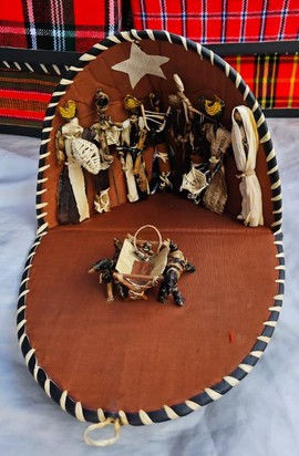 Crèche bohème africaine de Noël pliable, décor de la Nativité masaï fait main