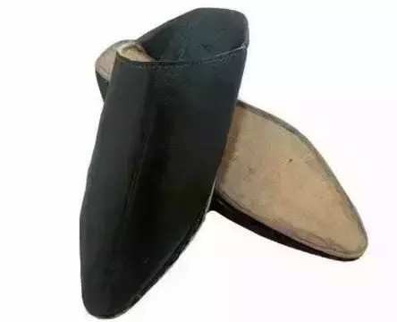 Slippers in original black leather handmade for men