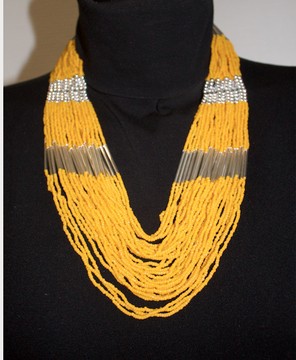 Collier en perles " Annette Mbaye d’Erneville