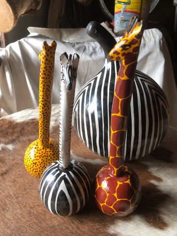 Un ensemble de 4 pièces uniques de décoration d'intérieur/pièces de décoration à imprimé animal