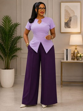Ensemble deux pièces lilas et violet à blocs de couleurs pour femme – Haut péplum en crêpe avec pantalon à jambes larges