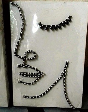 THE FEMININE FACE