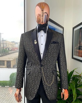 A Metallic coarse &amp; geometric pattern jacquard peak lapel Suit