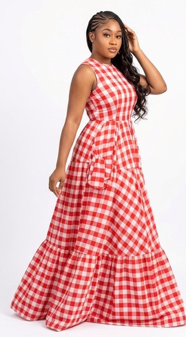 Robe longue sans manches à carreaux vichy rouges, à volants étagés et avec des nœuds sur les côtés