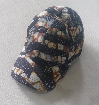 BLACK FLOWER CAP