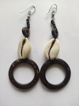 Wood and pearl cowrie earrings