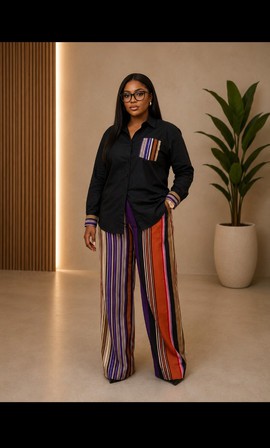 Ensemble chemise noire pour femme et pantalon large rayé en Aso Oke – Tenue deux pièces contrastée