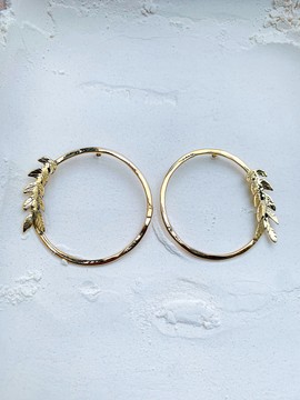 Leafy Hoop stud
