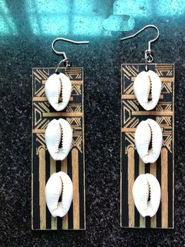 Cowrie jewelry "earrings"