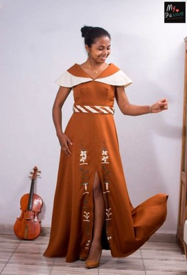 Robe maxi brodée/ fêtes, soirée, fiançailles,  mariage/ BRODERIE MALAGASY/ Madagascar