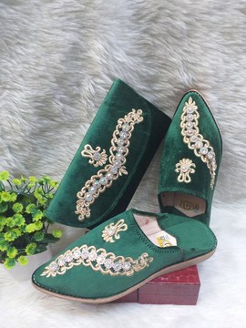 Handmade slippers and wallet set for women