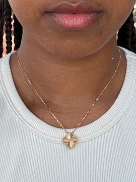 Full gold single clover necklace