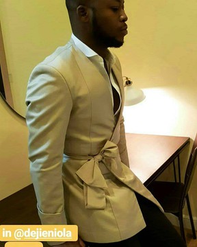 Veste de smoking croisée en piqué doré et pantalon noir – Confection sur commande