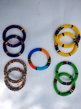 Wholesale set of 50 beaded bracelets, family gift for beaded bracelets, mixed sizes bracelets