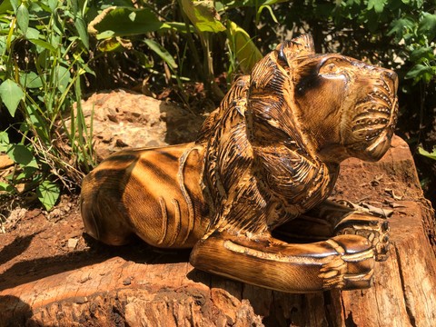 Calm resting lion curving/ lion sculpture/home decor lion piece