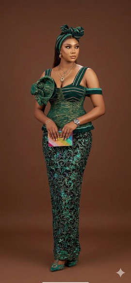 Ensemble jupe et blouse vert émeraude élégant