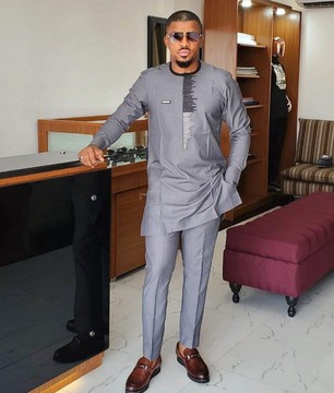 Vêtements africains pour hommes de Tolu / costumes de mariage / Dashiki / chemise pour homme / costume pour homme à broderie numérique.