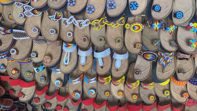 WHOLESALE SANDALS /MASAI SANDALS / WHOLESALE KENYAN SANDALS -MINIMUM 10 PAIRS