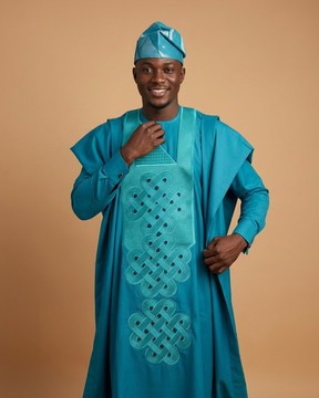 Ensemble agbada trois pièces brodé bleu sarcelle royal pour homme