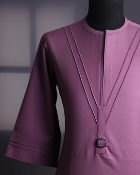An orchid purple, pleated triangle with buckle intersection, 3/4 sleeve African kaftan.